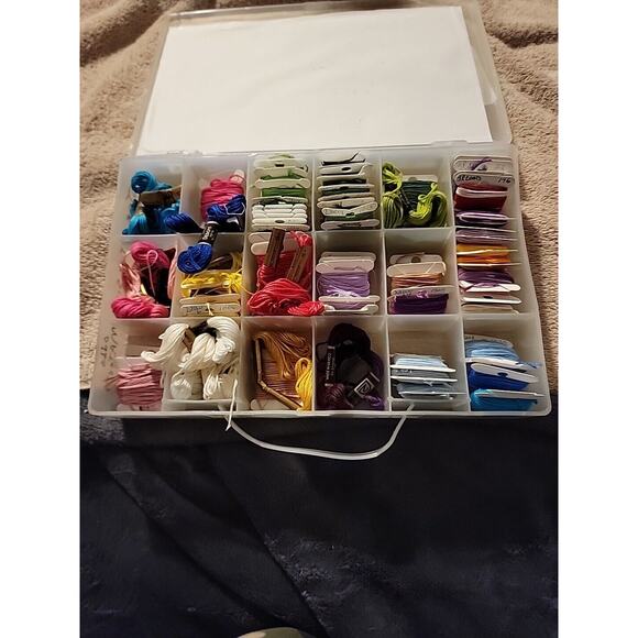 Embroidery Thread Lot Of Over 70 8.0m Star Six Amer-strand Majesty - Picture 1 of 8